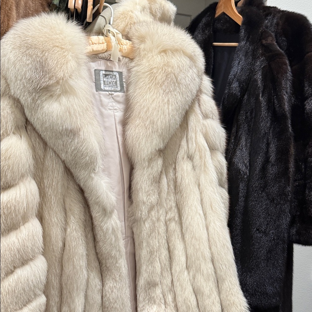 Luxurious Real SAGA Fox Fur Coat